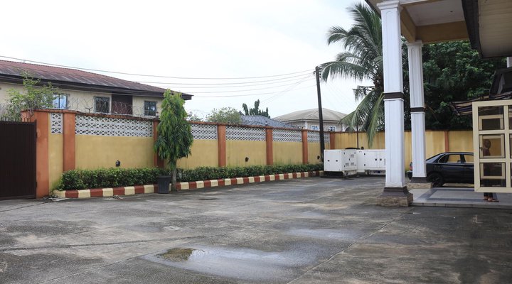 Liz Ani Hotels Annex