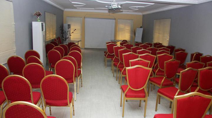 White House Hotels & Conference Centre I