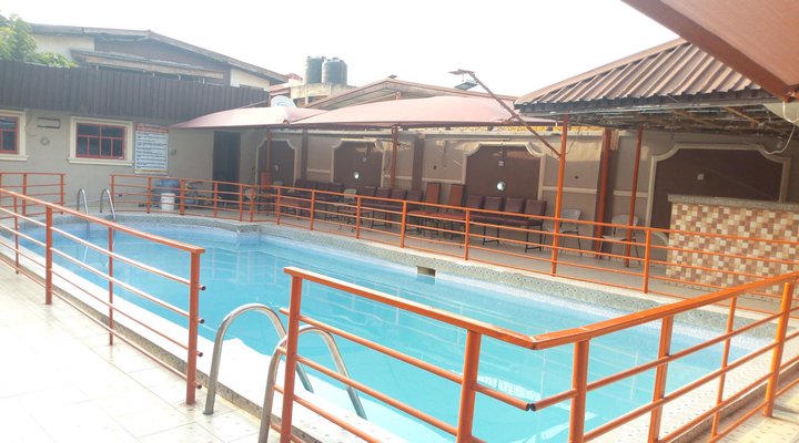 Aquatic Suite & Lounge