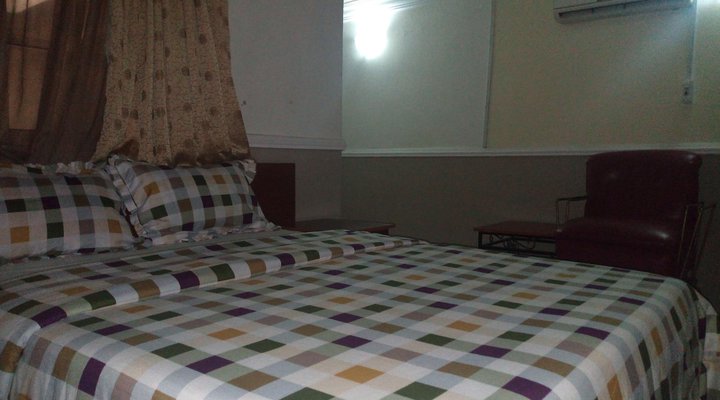 Aquatic Suite & Lounge