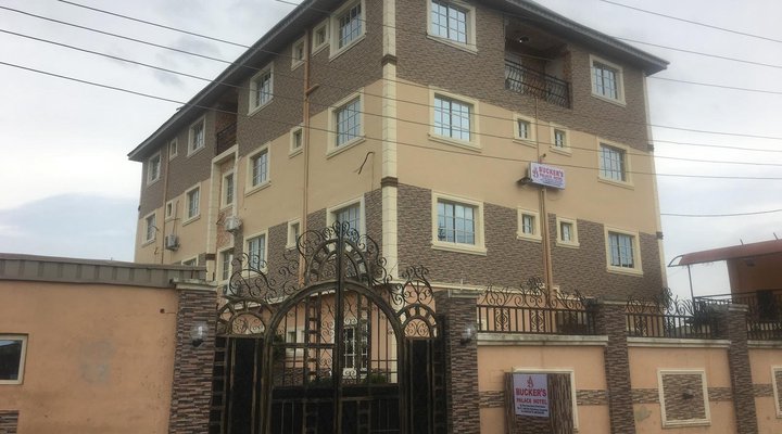 Bucker's Palace Hotel