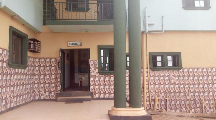 Adebayowa Hotel