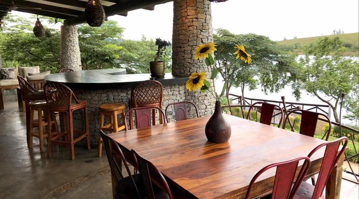 Tinkers Lakeside Lodge