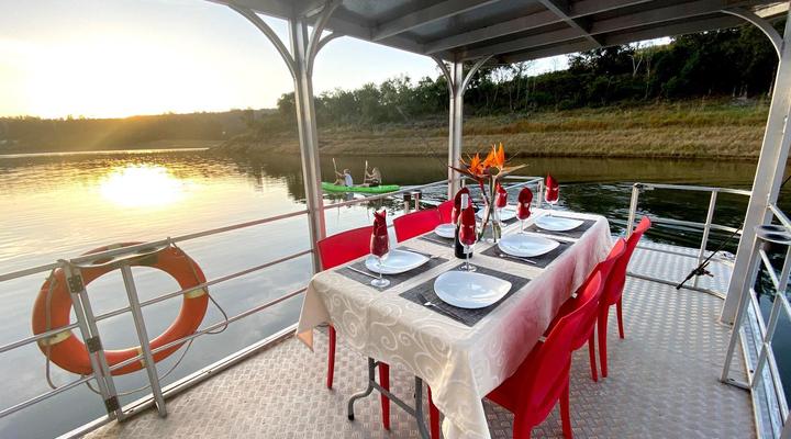 Tinkers Lakeside Lodge