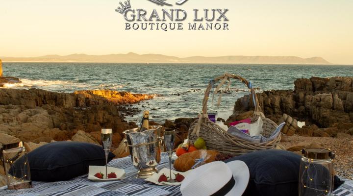 Grand Lux Boutique Manor