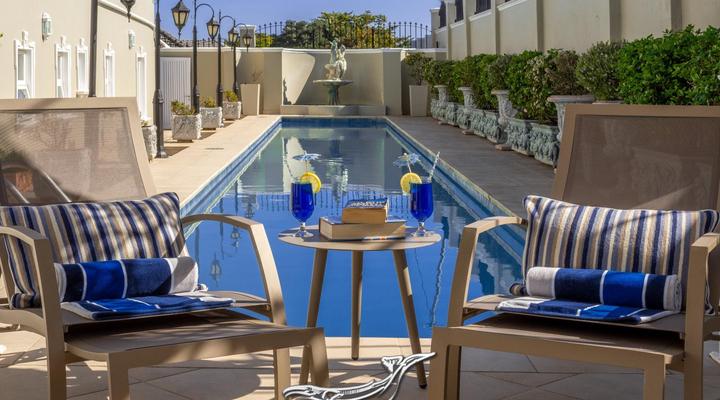 Grand Lux Boutique Manor