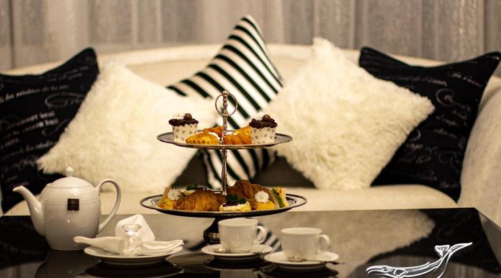 Grand Lux Boutique Manor