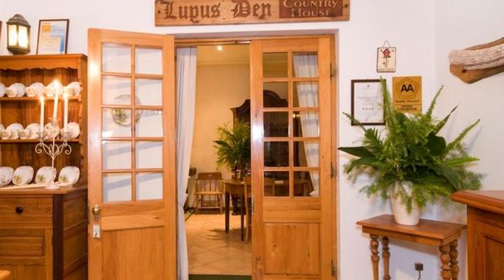 Lupus Den Country House