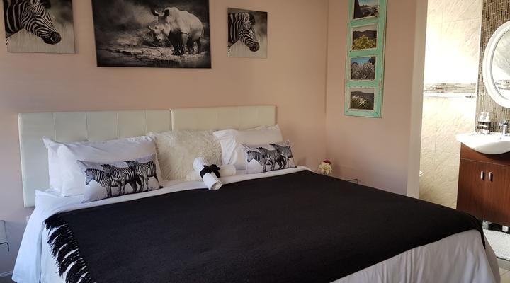 2993 On Plate Thorn Crescent Guesthouse