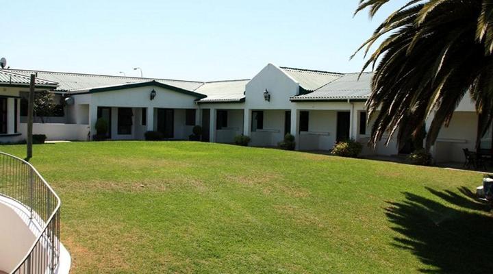 Riviera Hotel & Chalets