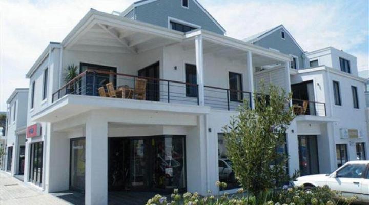 Marine Square Luxury Holiday Suites