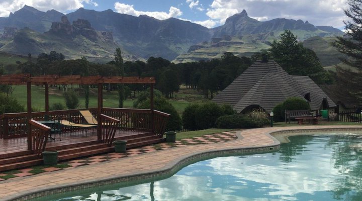 Drakensberg Gardens Fairways - Heartwood Mountain Cottage