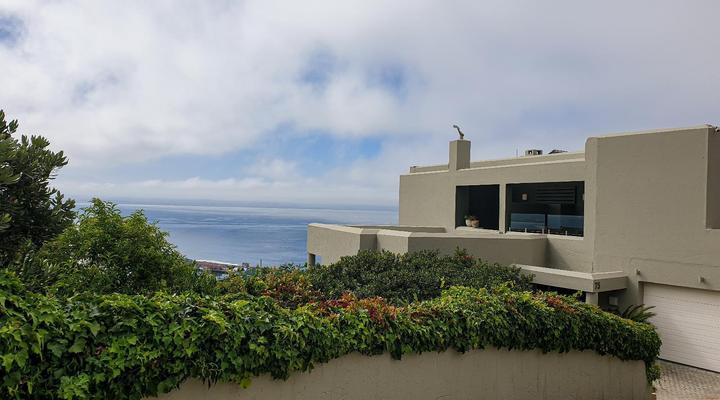 3 Colours Blue Guest House