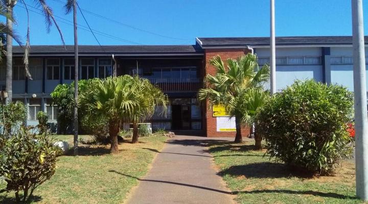 Dirkie Uys Backpackers