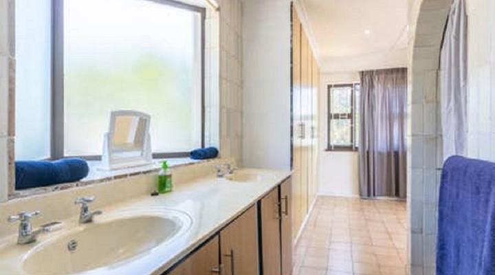 Beach Villa with Pool - walk to the beach