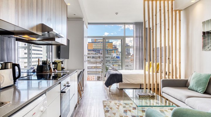New York Style Trendy Apartment Upper Breestreet