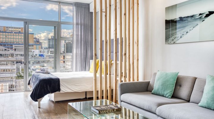 New York Style Trendy Apartment Upper Breestreet