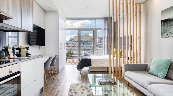 New York Style Trendy Apartment Upper Breestreet