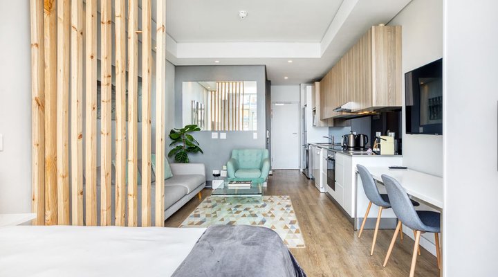 New York Style Trendy Apartment Upper Breestreet