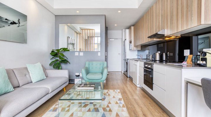 New York Style Trendy Apartment Upper Breestreet