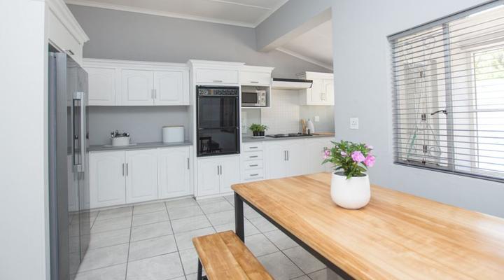 Hoogwater Family House