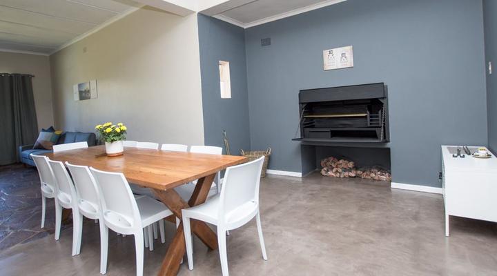 Hoogwater Family House