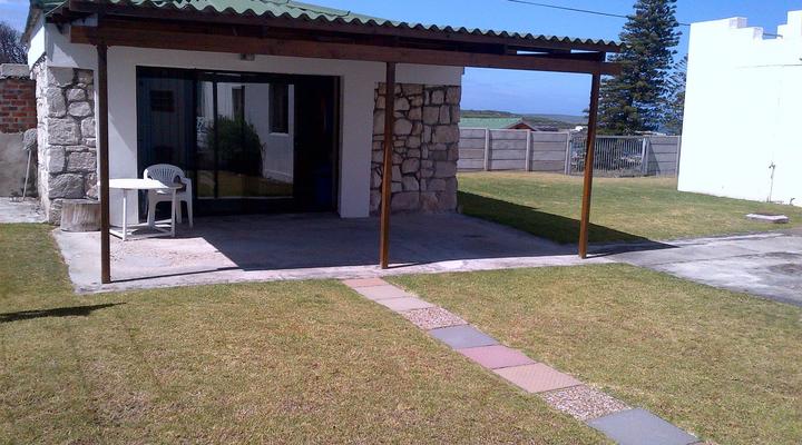 Gansbaai Lodge and Backpackers