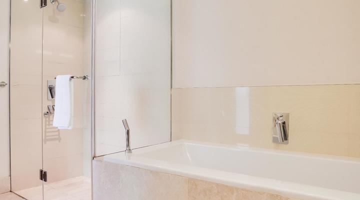 Home From Home - Canal Quays Apartments