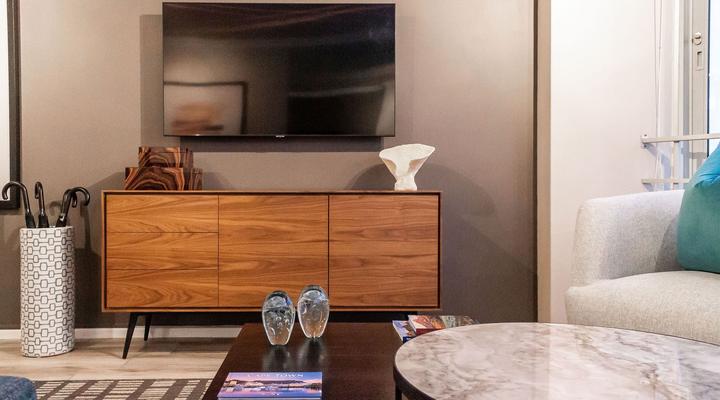 Ashley On Beach (1108)