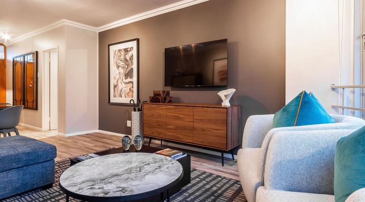 Ashley On Beach (1108)