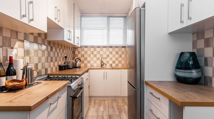 Ashley On Beach (1108)