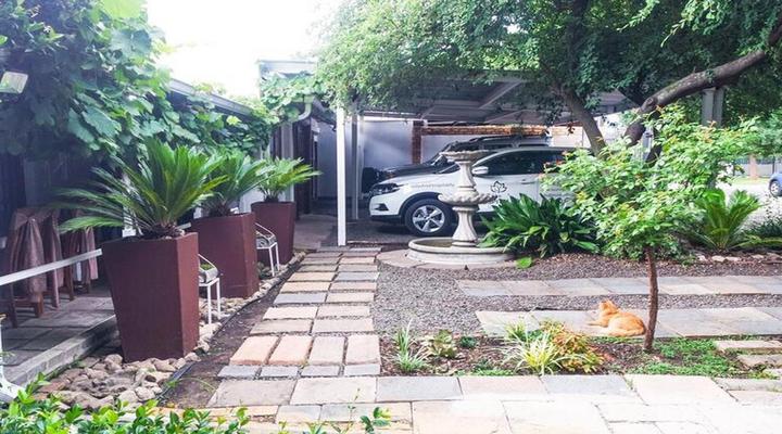 Snooze-A-Lot Guest House