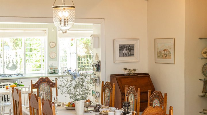 Guinea Fowl House B & B