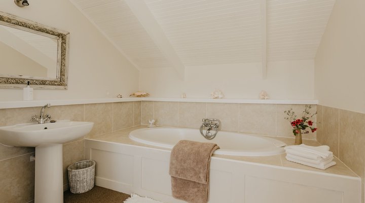 Guinea Fowl House B & B