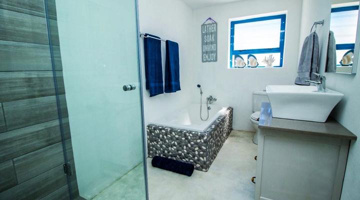 Aloha at Paternoster