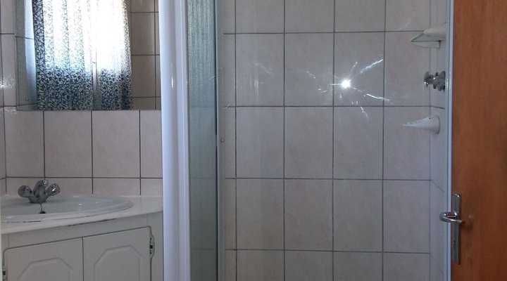 AAA ACCOMMODATION-Crawfy's Guest House