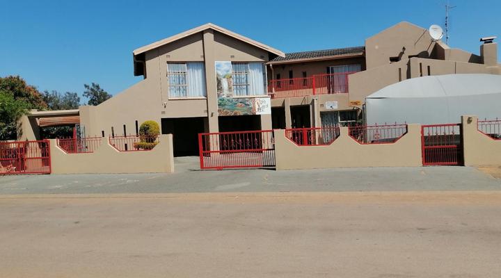 Diphororo Guesthouse