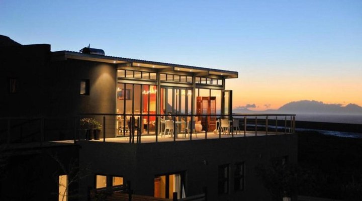 Colourful Manor Luxury Lodge