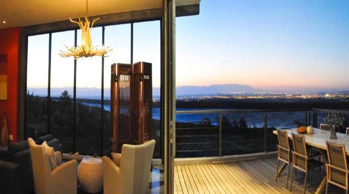 Colourful Manor Luxury Lodge