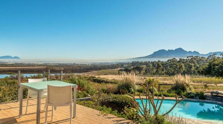 Colourful Manor Luxury Lodge