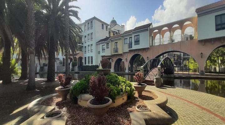 The Island Club by Smart City Stays