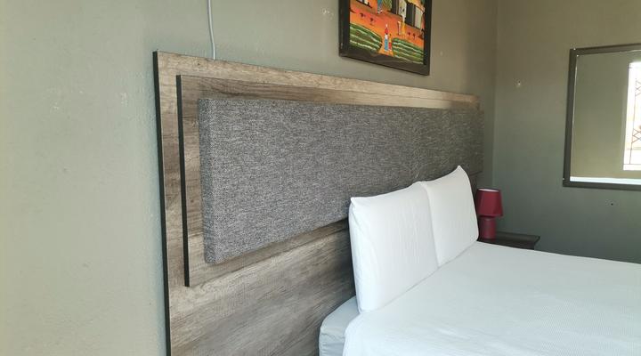 Kgakgamela Road Lodge