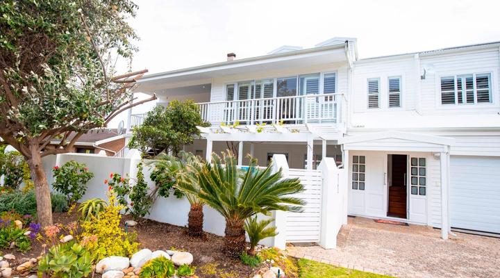 Sanjika Escapes - Beach Stays