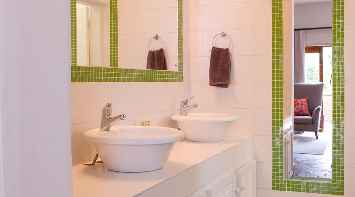 Tranquil Sleeping Guest Cottage