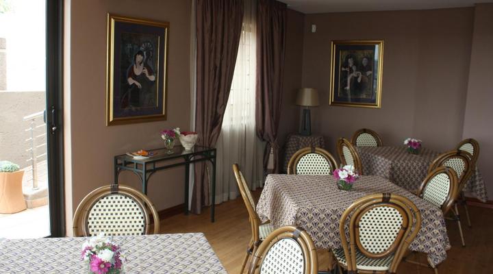 Over The Moon Guesthouse