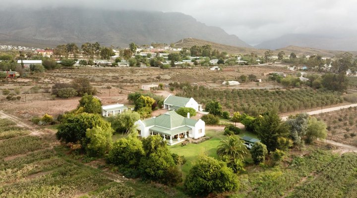 The Blue Cow Barn - Boutique Farm Accommodation 