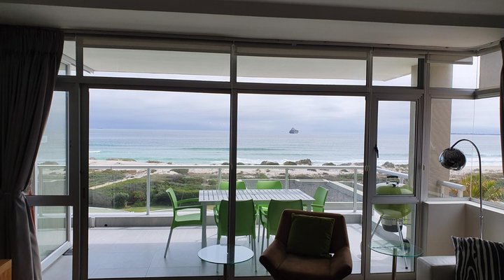 Dolphin Beach Apartment