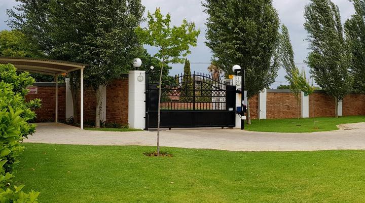 Graceland Guesthouse