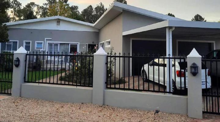 Dennecres 4 Guest House