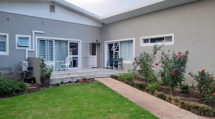 Dennecres 4 Guest House